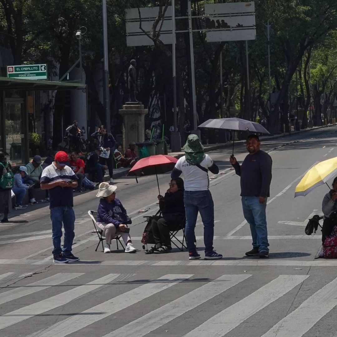 Bloqueo en Paseo de la Reforma en la Ciudad de México.